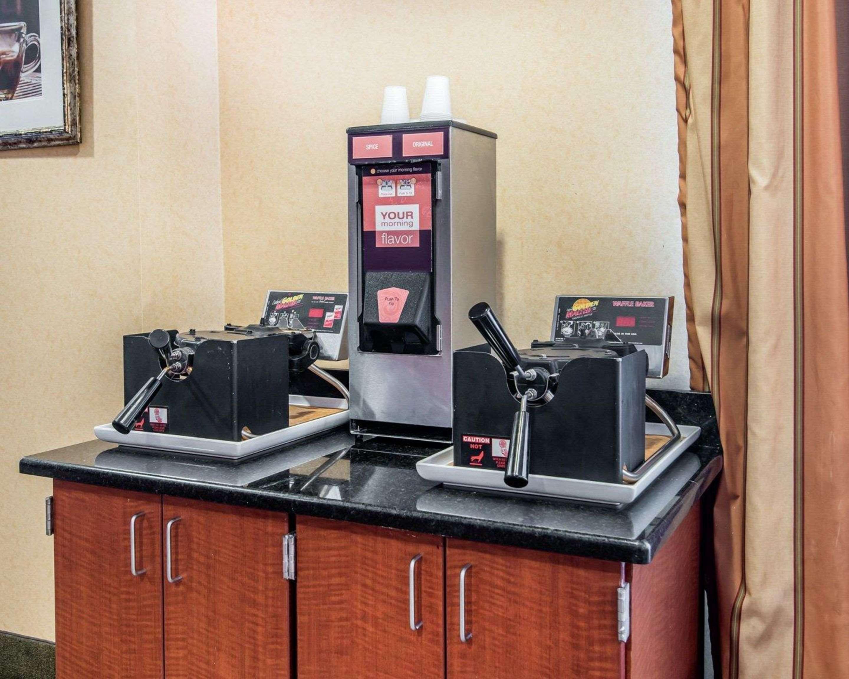 University Inn Vestal Hotel Vestal