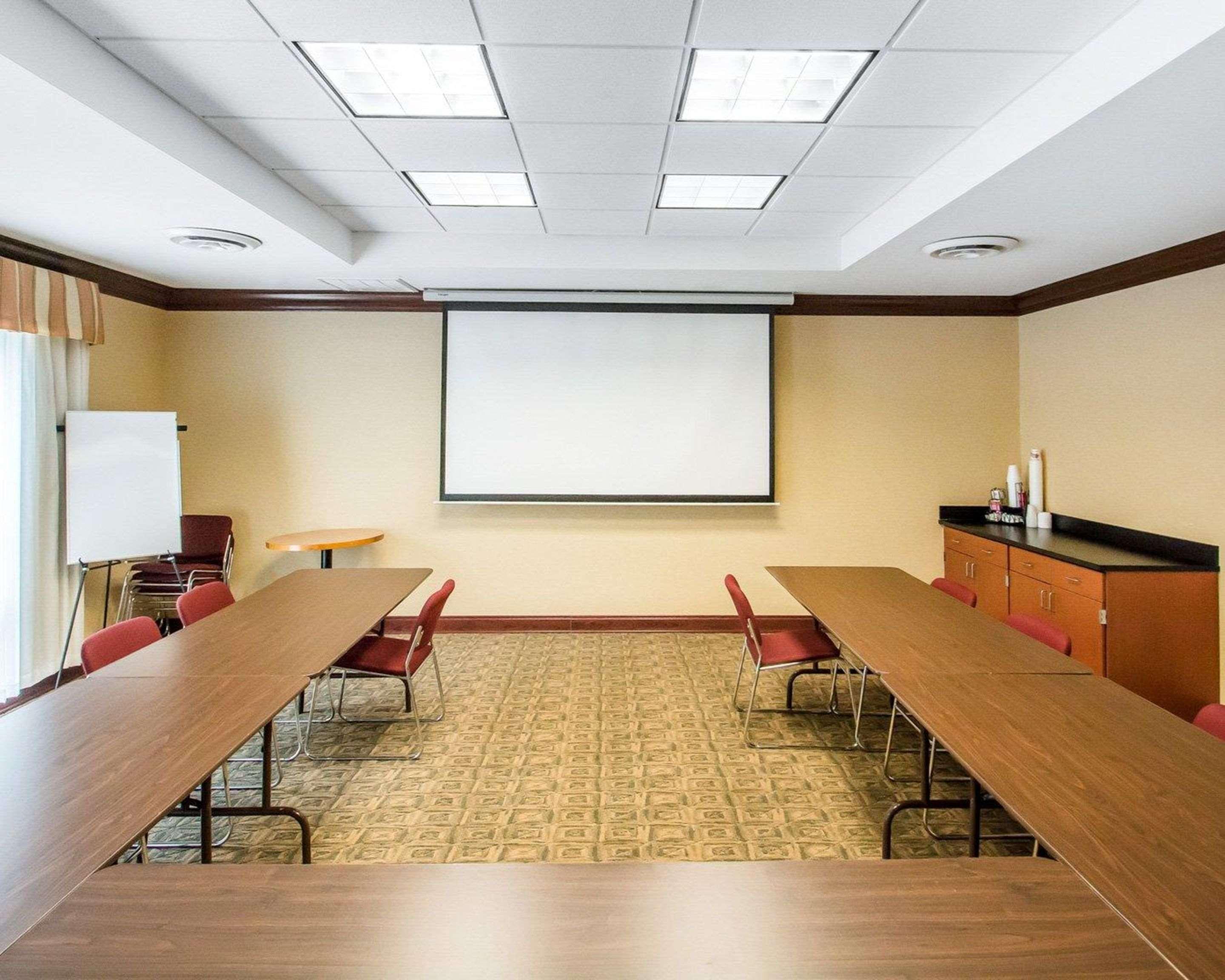 Hotel University Inn Vestal 3*