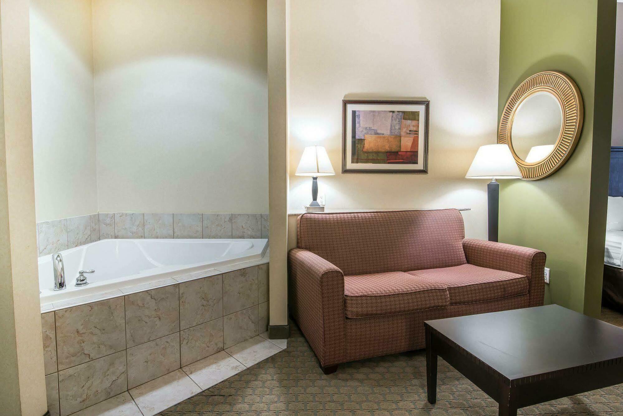 University Inn Vestal Hotel