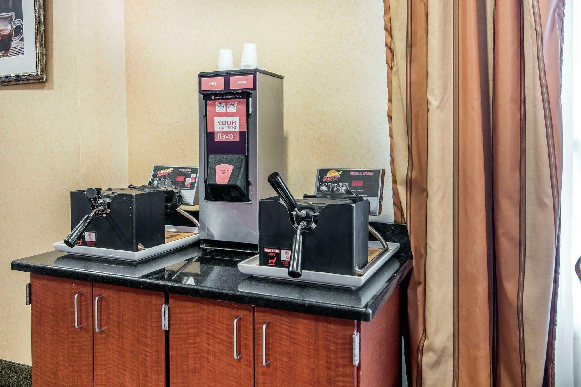 Hotel University Inn Vestal