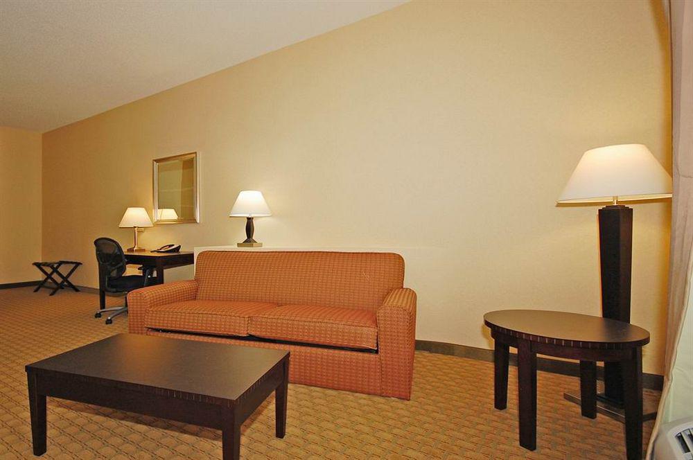 University Inn Vestal Hotel